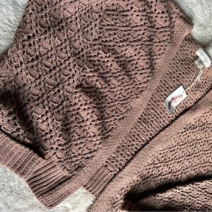 Jessica Simpson sweater